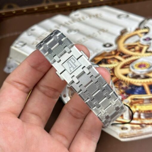 Audemars Piguet Royal Oak 15510BC Replica Watches Ice Blue Automatic Movement ZF Factory 41mm - Image 13