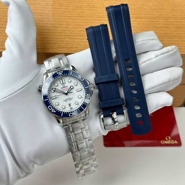 Omega Seamaster Diver 300M Replica Watches White Dial Metal Wire VS Factory 42mm - Image 2