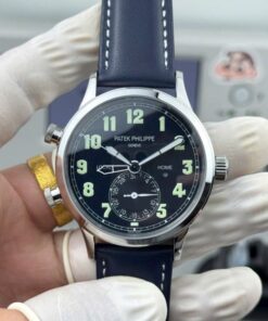 Alternative view of Patek Philippe Replica Watches Calatrava Pilot Travel Time 5524G Blue Dial Leather Strap 42mm