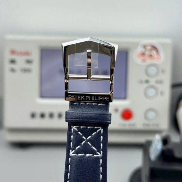 Patek Philippe Replica Watches Calatrava Pilot Travel Time 5524G Blue Dial Leather Strap 42mm - Image 9