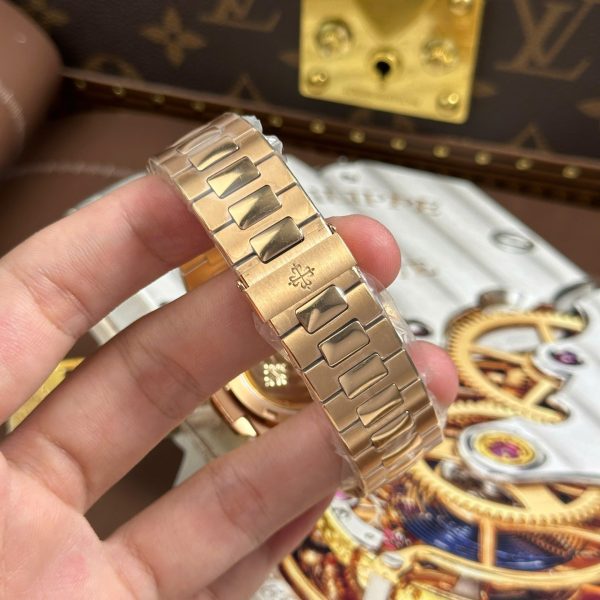 Patek Philippe Nautilus 5711 Rose Gold Replica Watches Brown Dial Metal Wire BBF Factory 40mm - Image 13