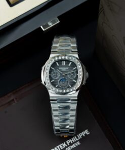 Patek Philippe Nautilus 5740 Imitation Watches Gray Dial Automatic Movement 40mm