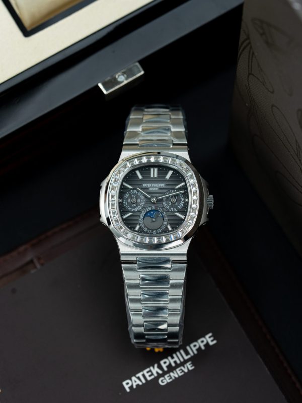 Patek Philippe Nautilus 5740 Imitation Watches Gray Dial Automatic Movement 40mm - Image 2