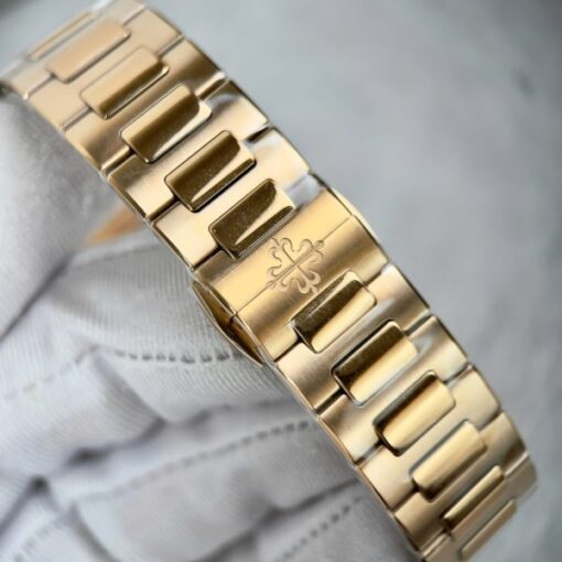 Patek Philippe Nautilus 7118 Replica Watches White Dial Bezel Moissanite Diamonds Custom 35.2mm - Image 10