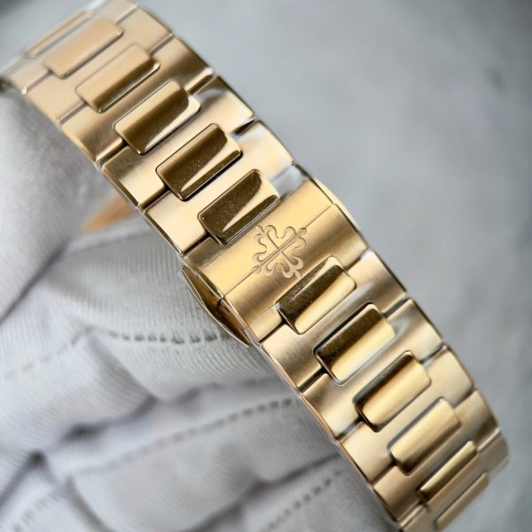 Patek Philippe Nautilus 7118 Replica Watches White Dial Bezel Moissanite Diamonds Custom 35.2mm - Image 10