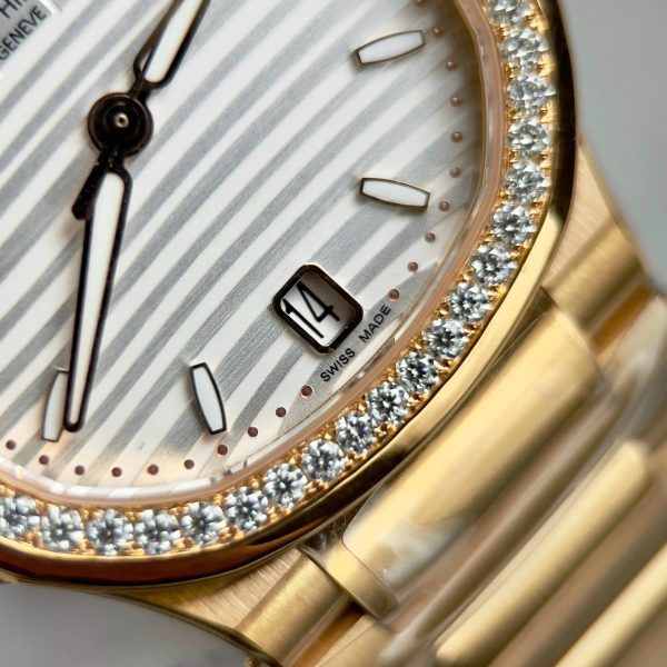 Patek Philippe Nautilus 7118 Replica Watches White Dial Bezel Moissanite Diamonds Custom 35.2mm - Image 6
