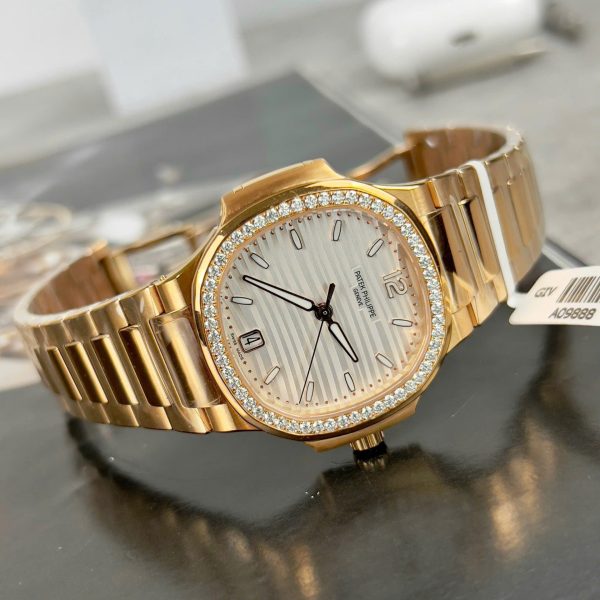 Patek Philippe Nautilus 7118 Replica Watches White Dial Bezel Moissanite Diamonds Custom 35.2mm - Image 4