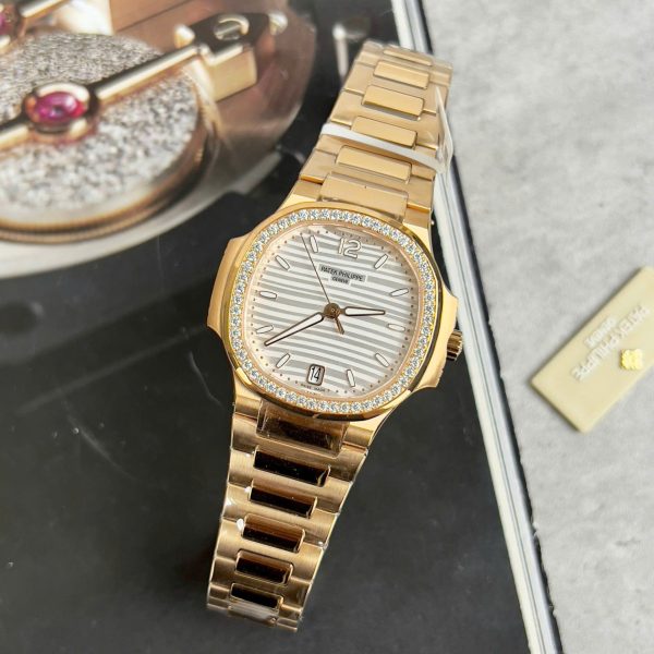 Patek Philippe Nautilus 7118 Replica Watches White Dial Bezel Moissanite Diamonds Custom 35.2mm - Image 3
