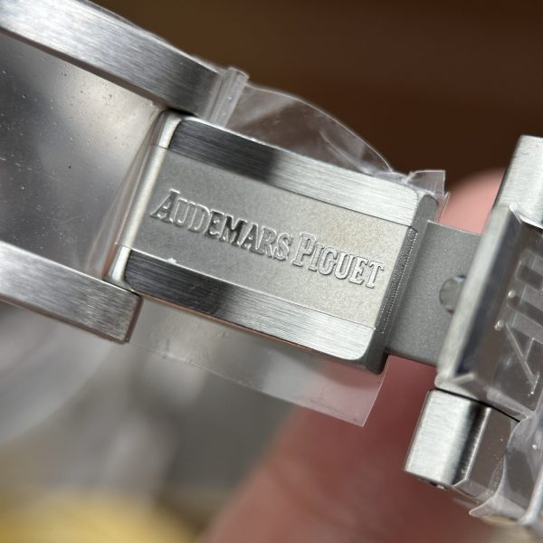 Audemars Piguet Replica Watches Royal Oak Selfwinding Flying Tourbillon 26730BC Dial Gray 41mm - Image 15