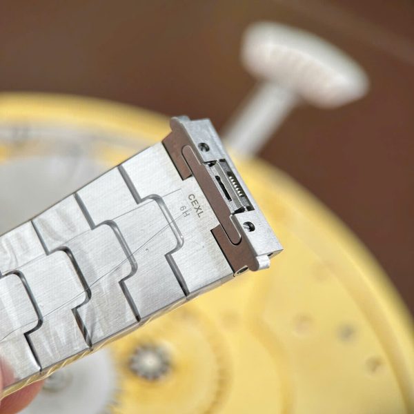 Cartier Santos Imitation Watches Skeleton Dial Bezel Yellow 39.8mm - Image 13