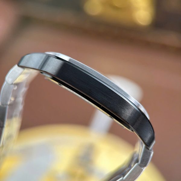 Cartier Santos Replica Watches Skeleton Dial Bezel Black 39.8mm - Image 10